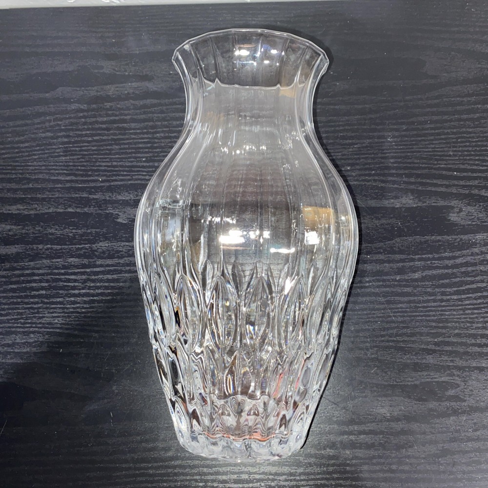 Bretagne 9.5" Heavy Crystal Vase Feather Point Pattern
