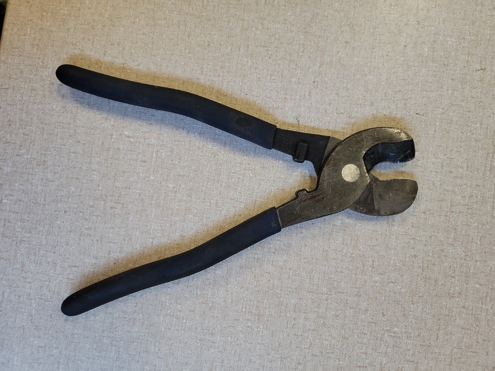 Ideal 35-5052 9-1/2" Cable Cutter -pre owned