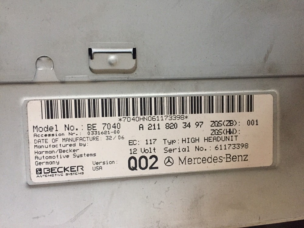 03-08 Mercedes E350 E550 E55 CLS500 CLS63 Command unit Navigation 2118203497