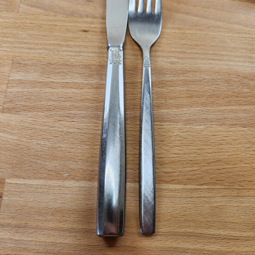 Vintage Oneida 'Melissa' Stainless Flatware- 13 Pieces