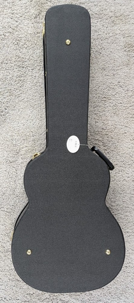 Fender Deluxe Black Paramount Dreadnought Hardshell Guitar Case