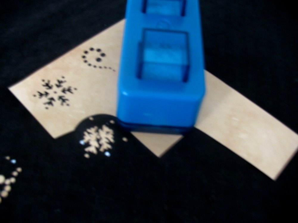 Creative Memories Snow Maker Paper Punch pre-owned