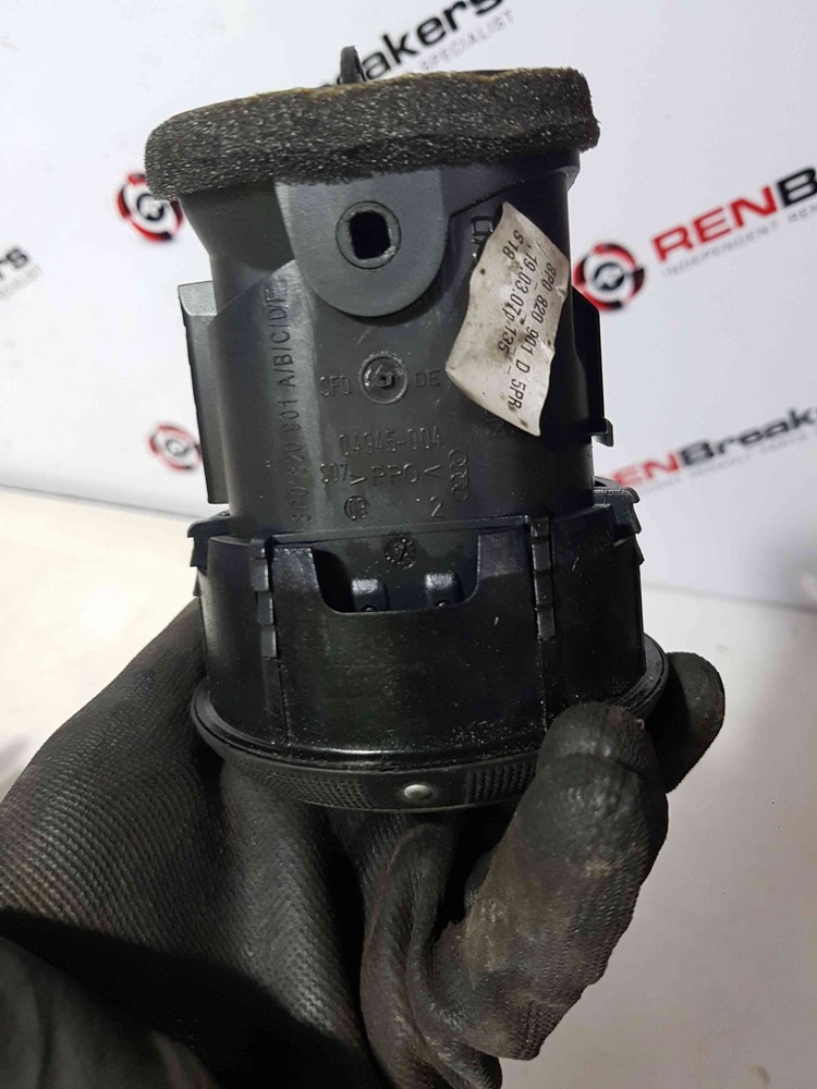 Audi A3 2003-2008 Dashboard AIR Vent 8P0820901D