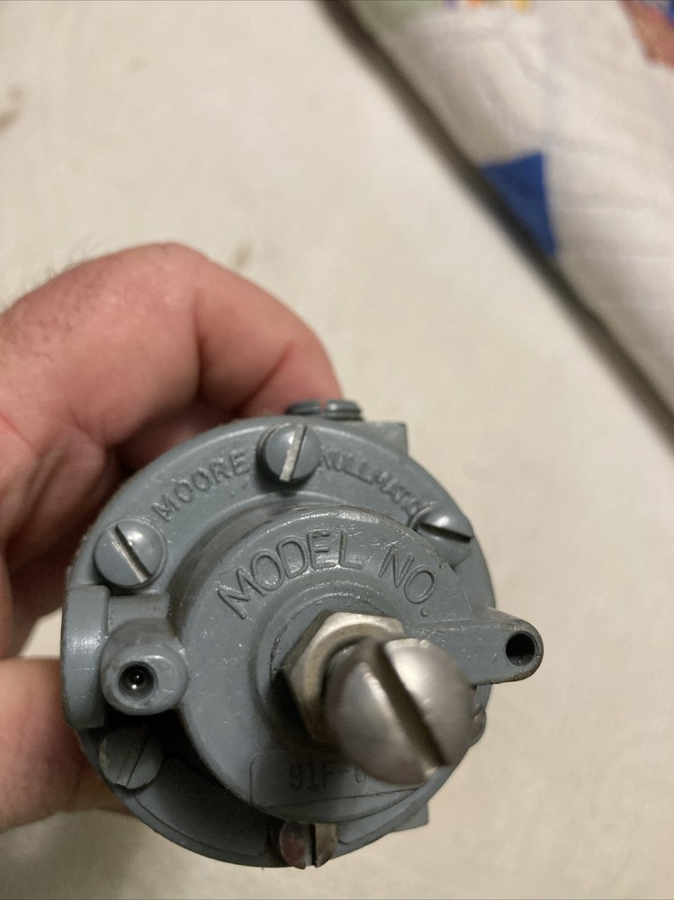 Moore Air Filter Regulator Model 91f-60 Pre Owned