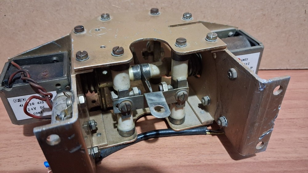 24v SWITCH - - RF AMPLIFIER ANTENNA TUNER