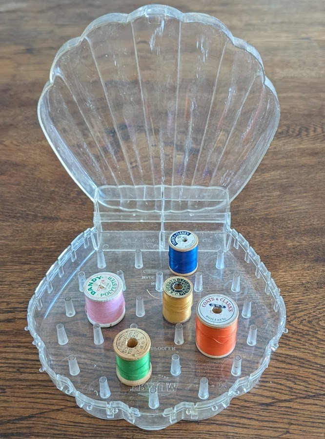 Vintage TRAUM Clear Plastic Shell Shaped Thread 28 Spool Case EMPTY