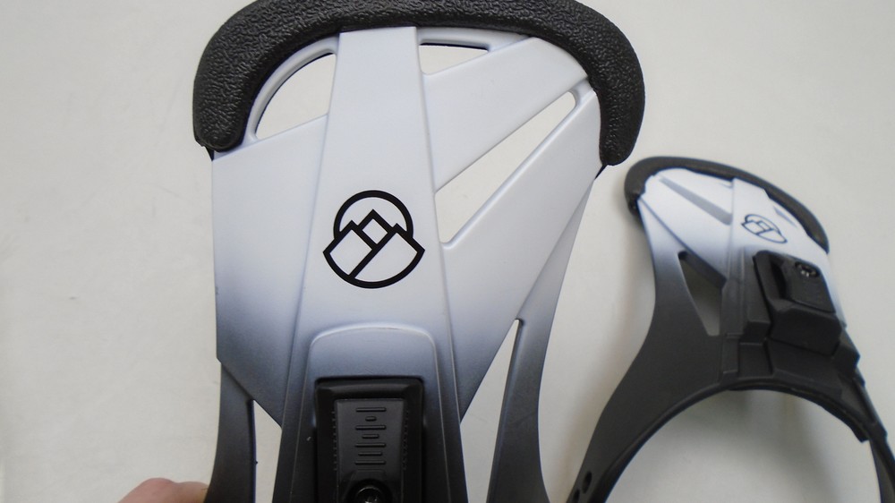 CHAMONIX CHRWMED335 S / M RHONE HIGHBACK BINDING REPLACEMENT WHITE / BLACK