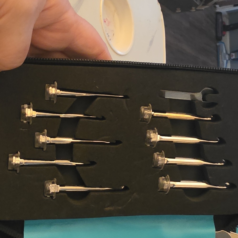 KXK Interchangeable Crochet Hook Set Electronic Handle 12 Sizes USB Blue Case