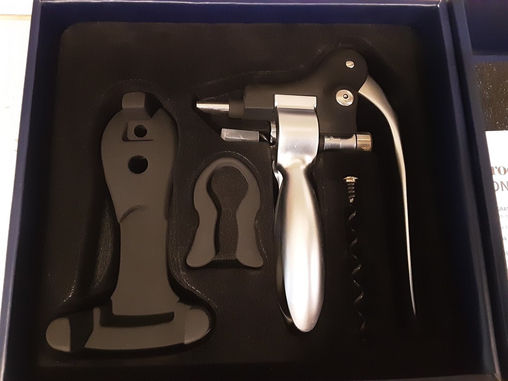 Brookstone Connoisseur's Wine Opener Set Diecast