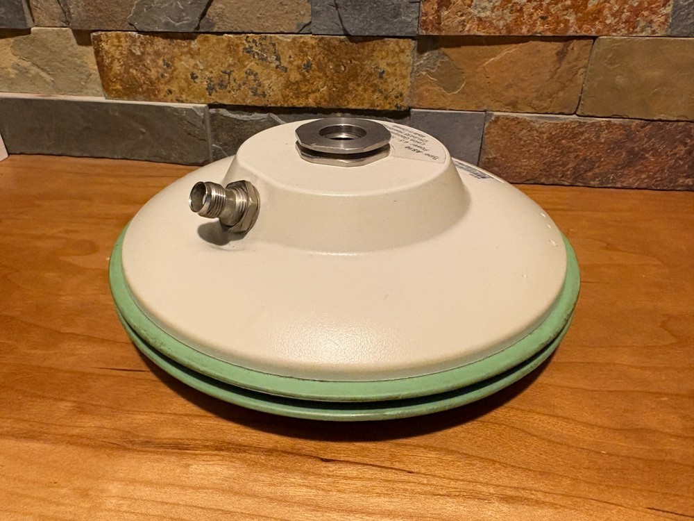 LEICA AS10 multi-frequency GNSS ANTENNA