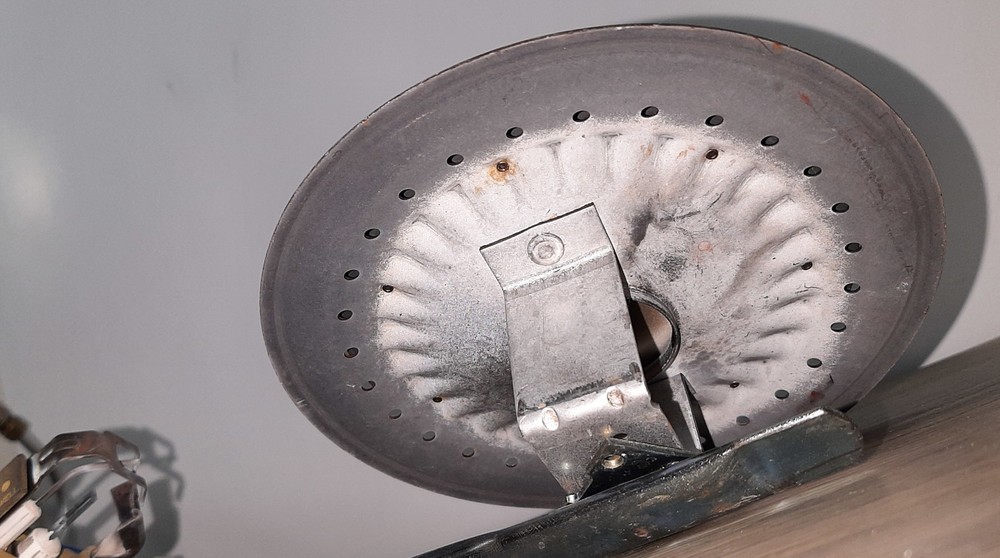 Pilot Igniter & Burner Assembly Q3400A1008 BradfordWhite MITW50L6BN12 Used Good