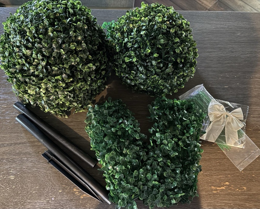 New… Easter Bunny Topiary Green Artificial Outdoor/Indoor Bunny Shaped Decor