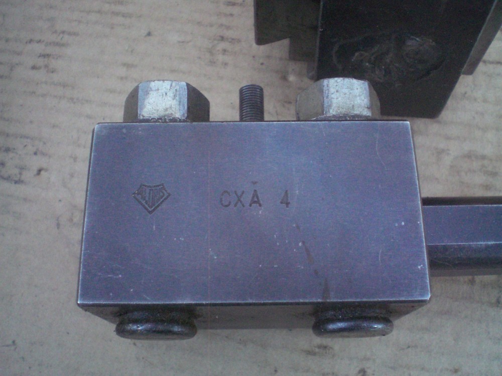 Genuine Aloris CXA tool post with 4 tool holders