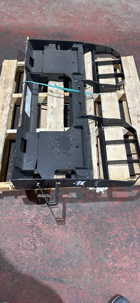 Bobcat OEM 6K SEVERE DUTY PALLET FORK FRAME, 46907101