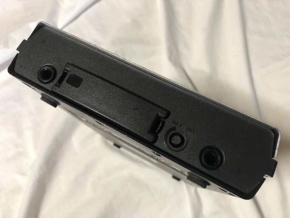 Roland SP-404SX Compact Linear Wave Sampler High capacity & high sound quality