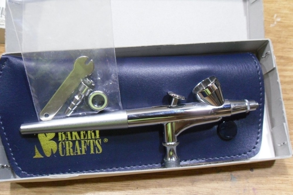 Bakery Crafts Mini Compressor AB-C4 & 4 Airbrushes & Parts Bundle