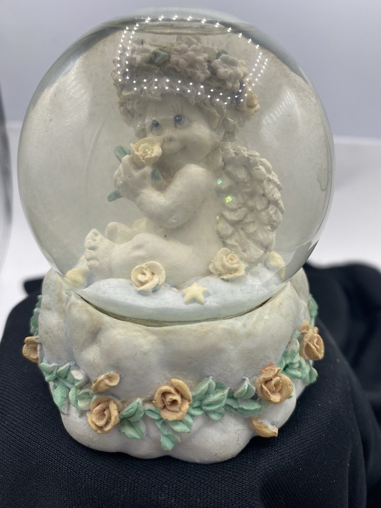 Weslan D6510 snow globe
