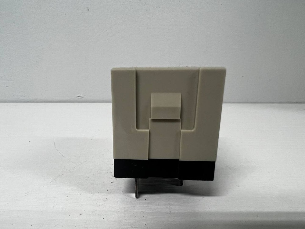 Genuine OEM Bosch Relay 422203