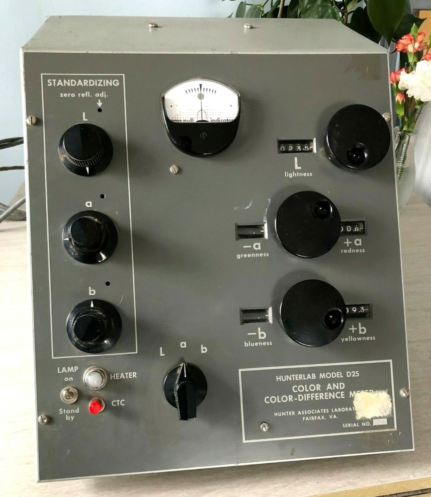 Vintage Hunter Lab Model D25 Color and Color-Difference Meter