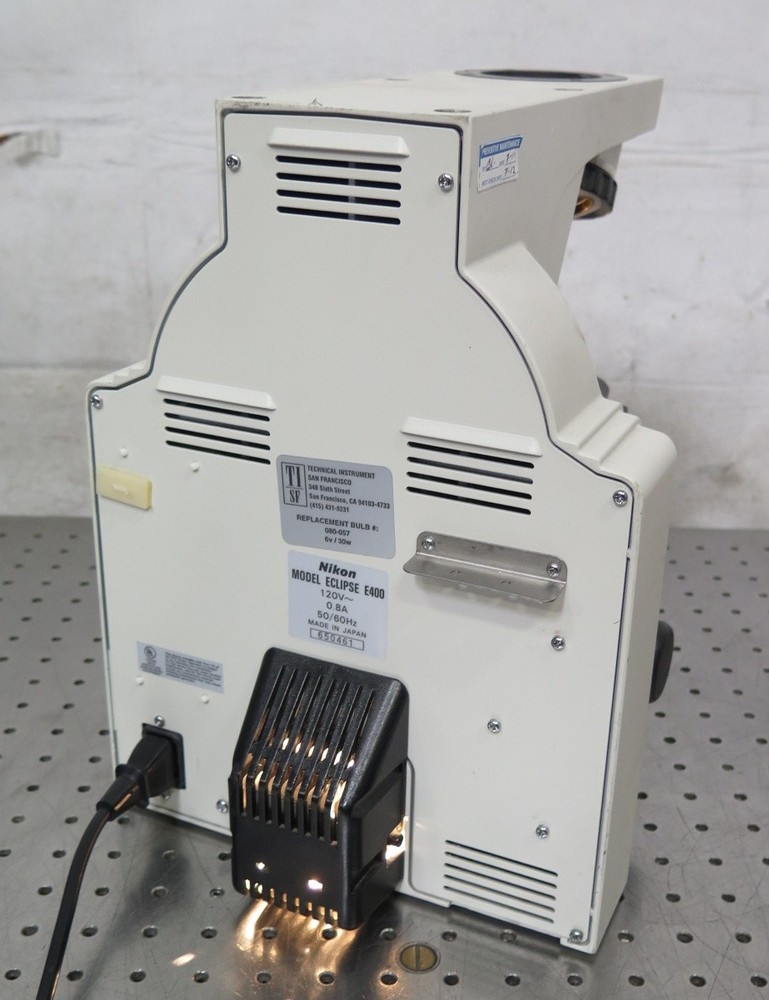 R198114 Nikon Eclipse E400 Microscope Body / Base