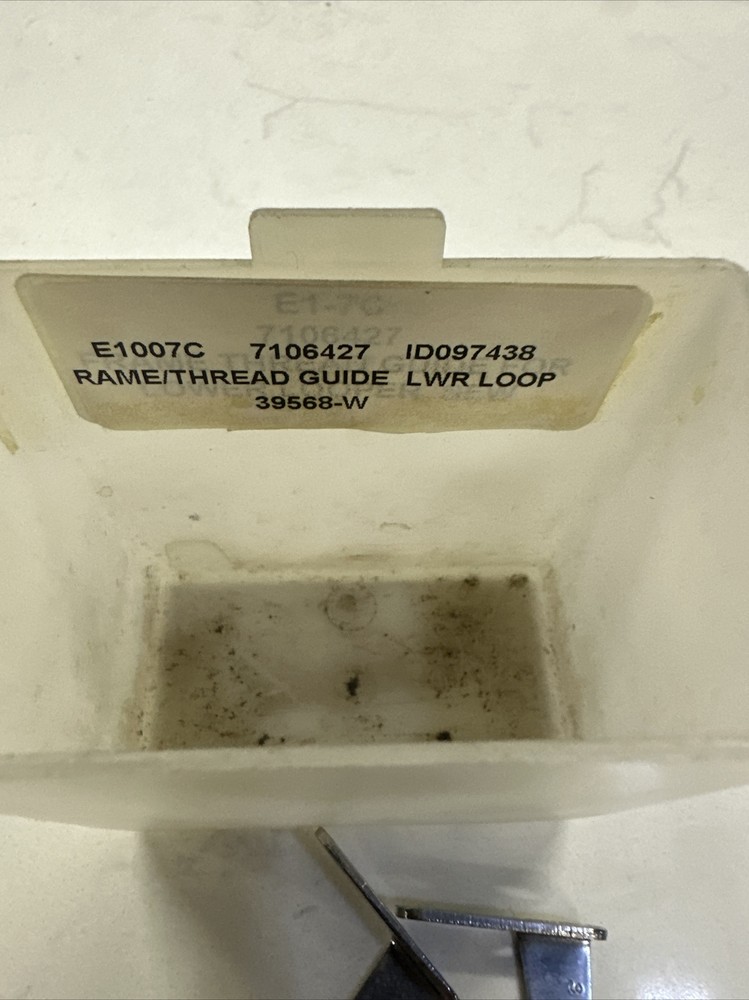 NEW 39568W-UNION SPECIAL-THREAD GUIDE LOWER LOOP
