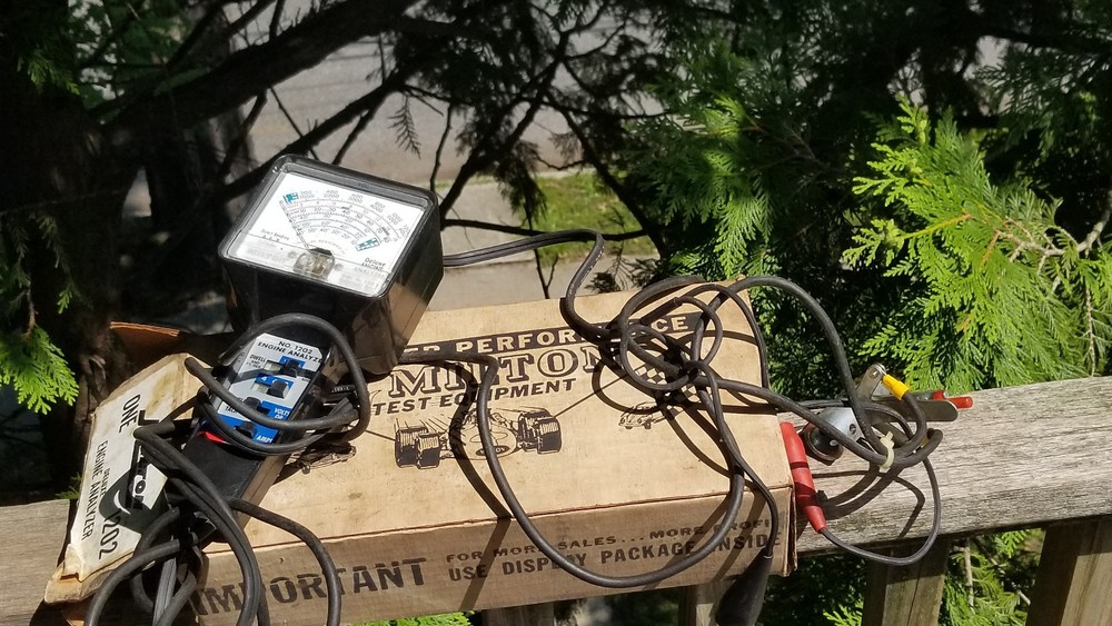 MILTON VINTAGE AUTO / CAR ENGINE ANYLIZER TESTER