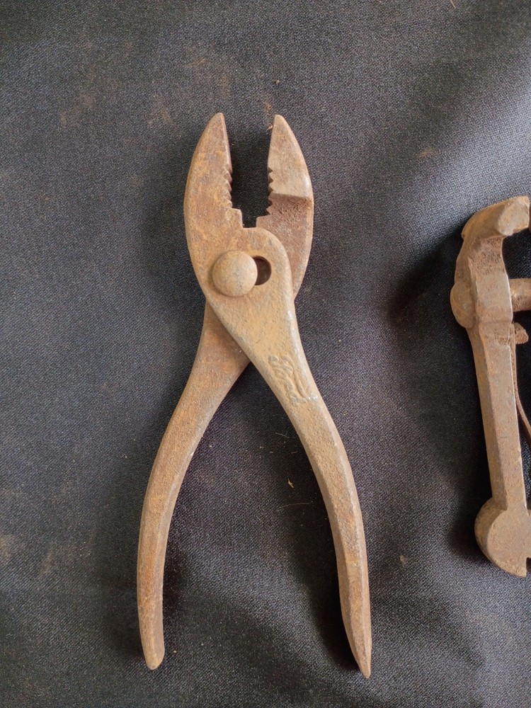 Antique Tools And Trunk 45 Items!!!!Inside !!