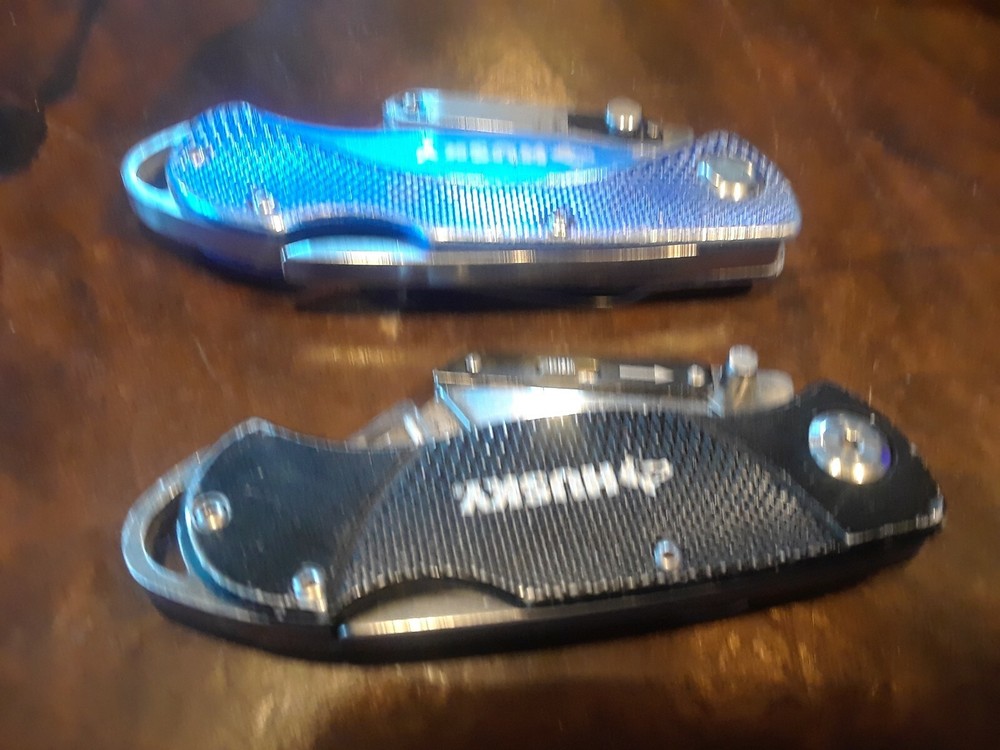 HUSKY 2-Pack Folding Utility Knife Set Sure-Grip lock-back