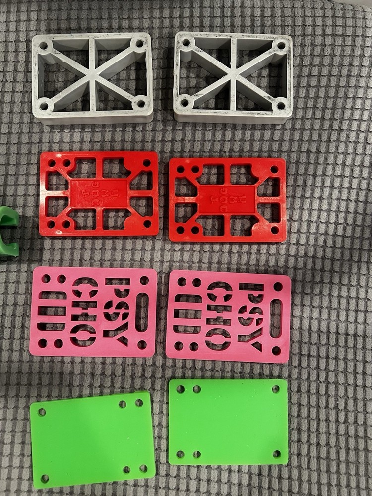 Skateboard Riser Pads hardware