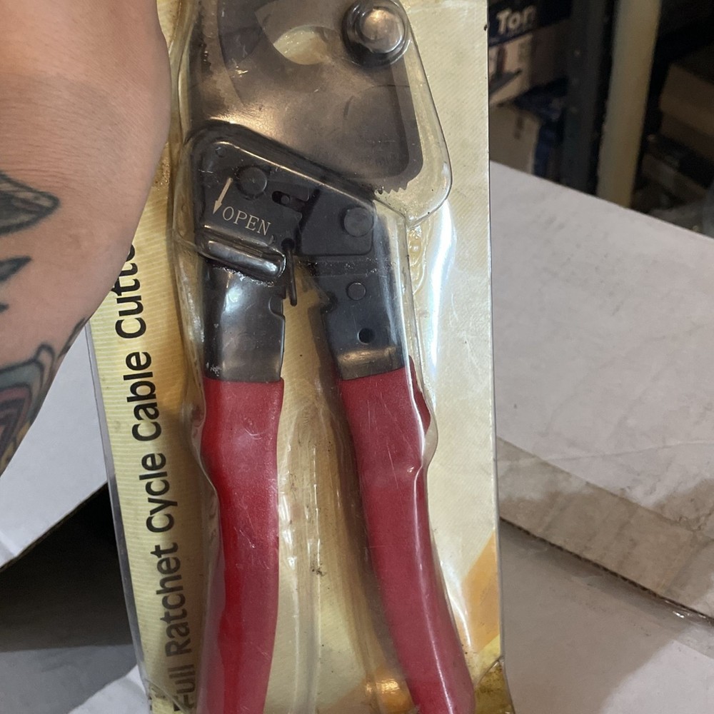 Full Ratchet Cycle Cable Cutter