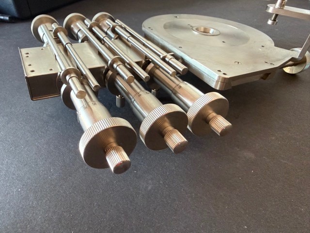 Leitz 6 Spindle Ernst Reitz's Integrating Stage - Microscope Rare Accessory