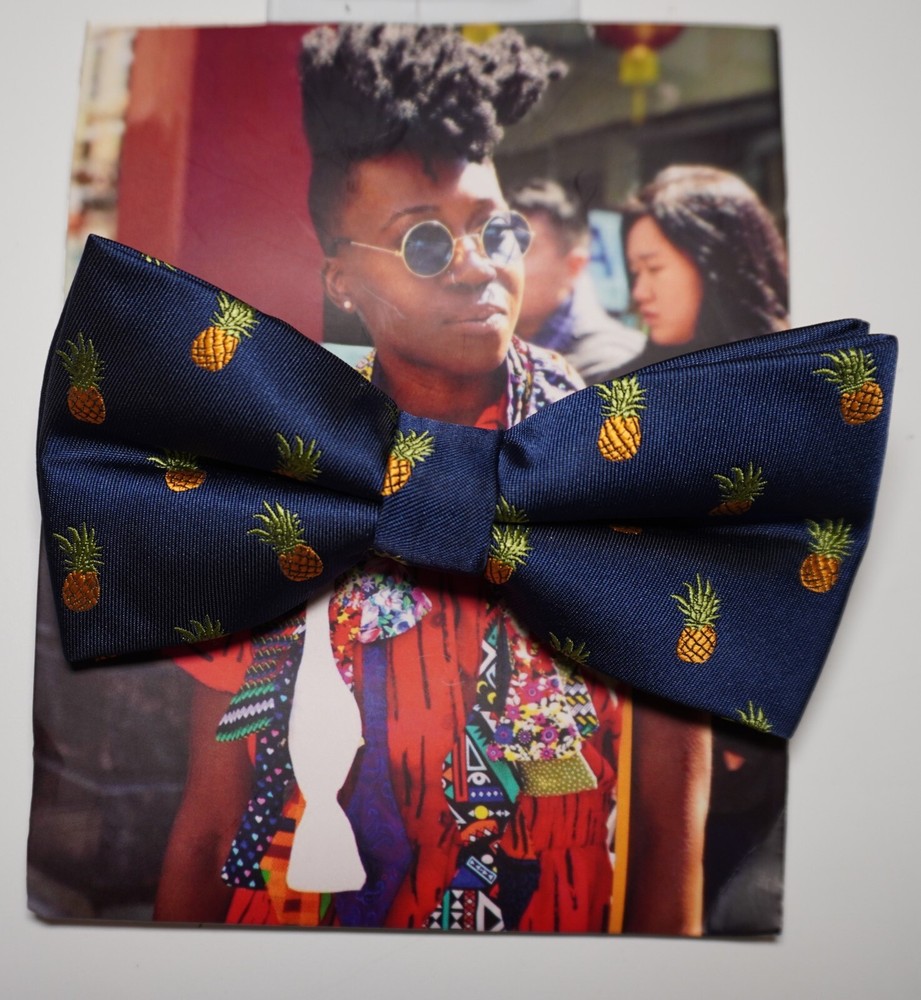 NEW MEN'S BLUE PINEAPPLE BOW TIE