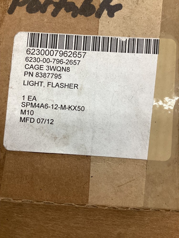 Lantern electric,flasher portable/M88 rec. veh. 6230-00-796-2657