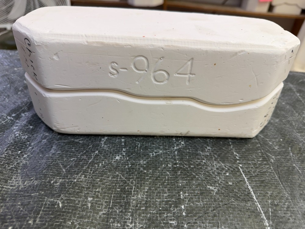 VINTAGE SCIOTO CERAMIC MOLD #S-964 THREE CHICKS IN EGGS