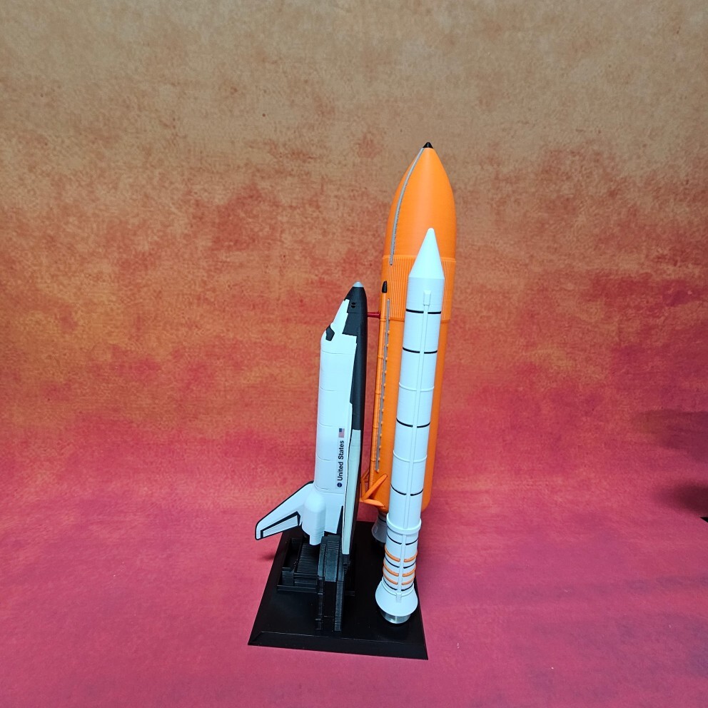 1:200 Scale NASA Space Shuttle Model Rocket Model Painted Finished