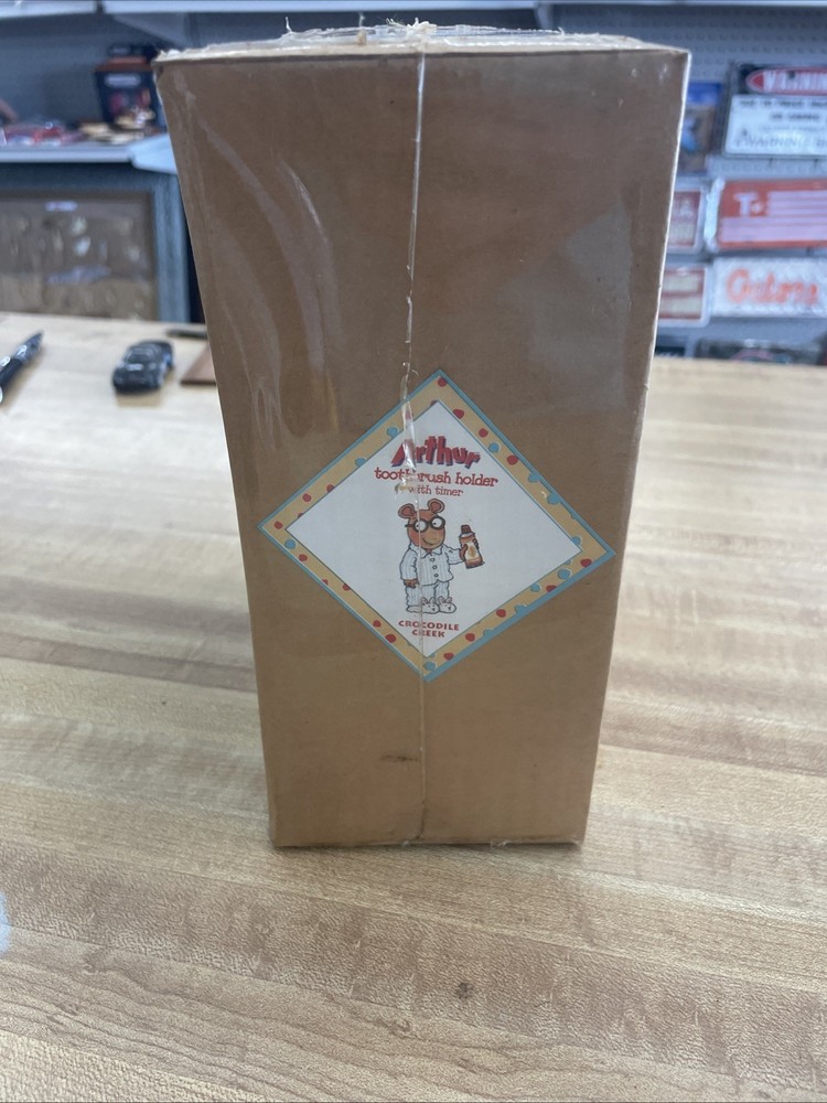 Arthur Toothbrush Holder