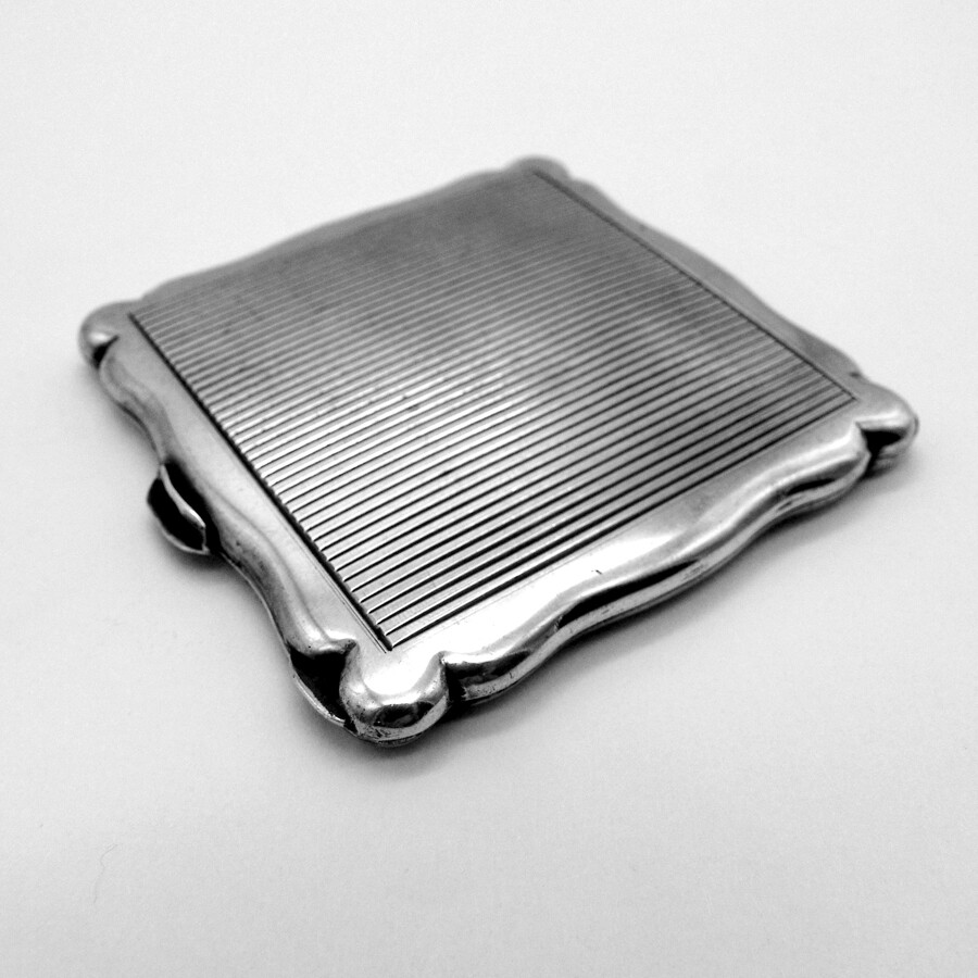 Engine Turned Square Compact 800 Silver