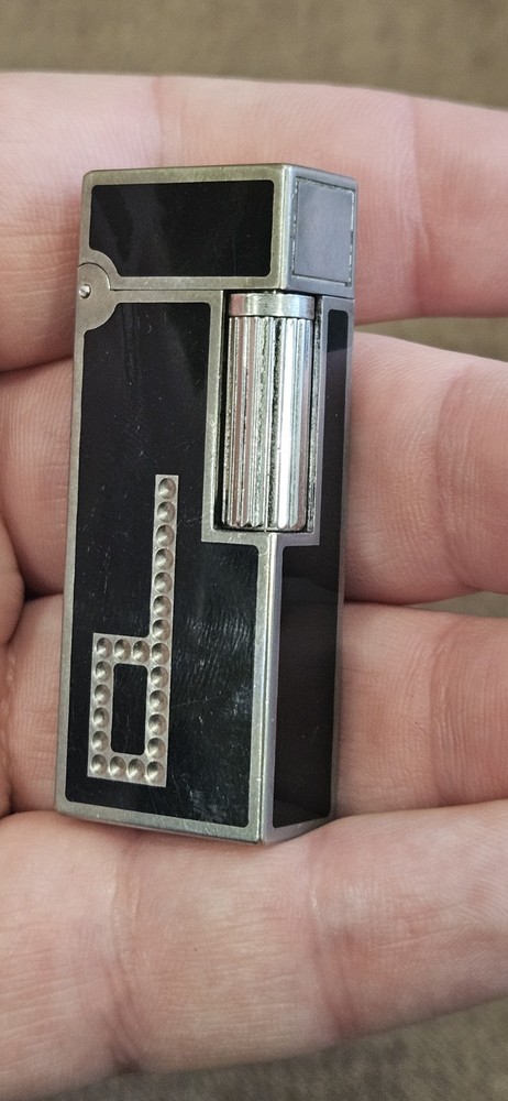 Vintage Dunhill Lighter Black Lacquer Mint Condition Works