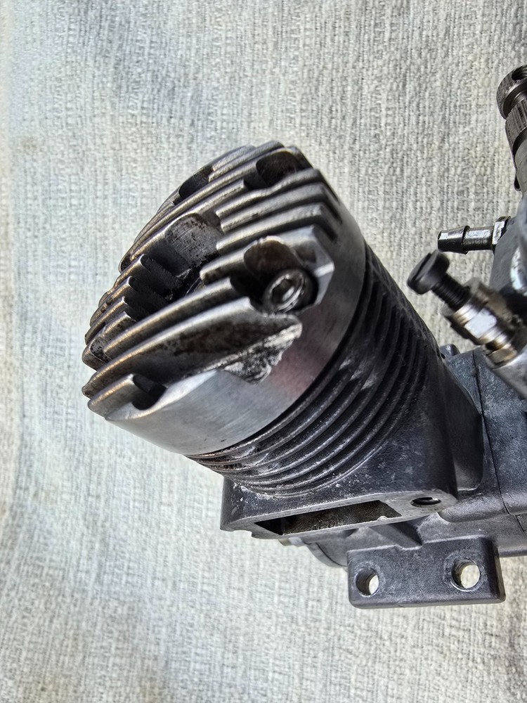 Vintage Royal 40 RC Glow / Nitro Model Airplane Engine