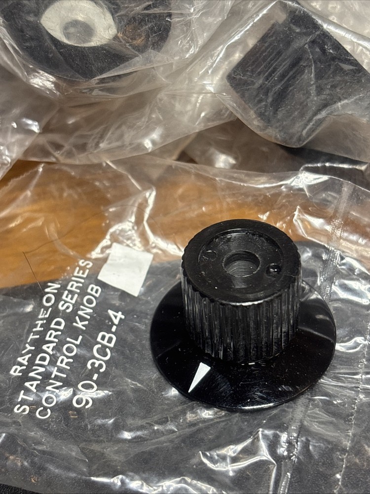 Raytheon 90-3CB-4/MS91528 - Gloss Dual Concentric Knobs