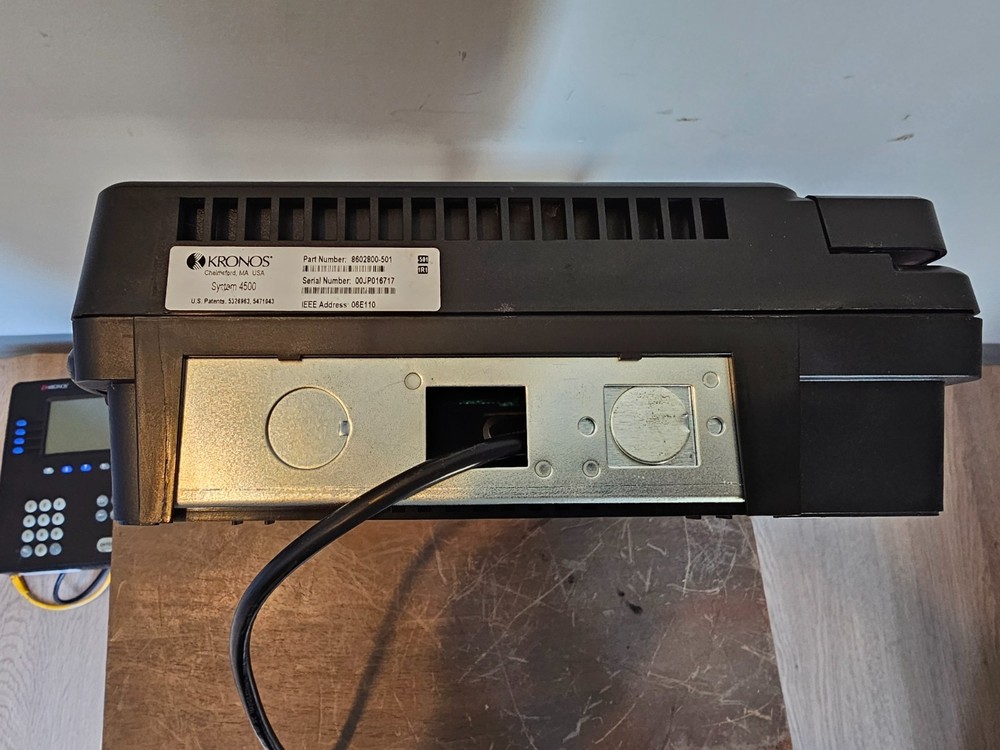 Kronos System 4500 Ethernet Time Clock (8602800-501) Working