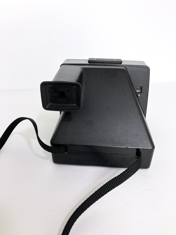 VTG Polaroid SX-70 Pronto! Land Camera With Strap UNTESTED