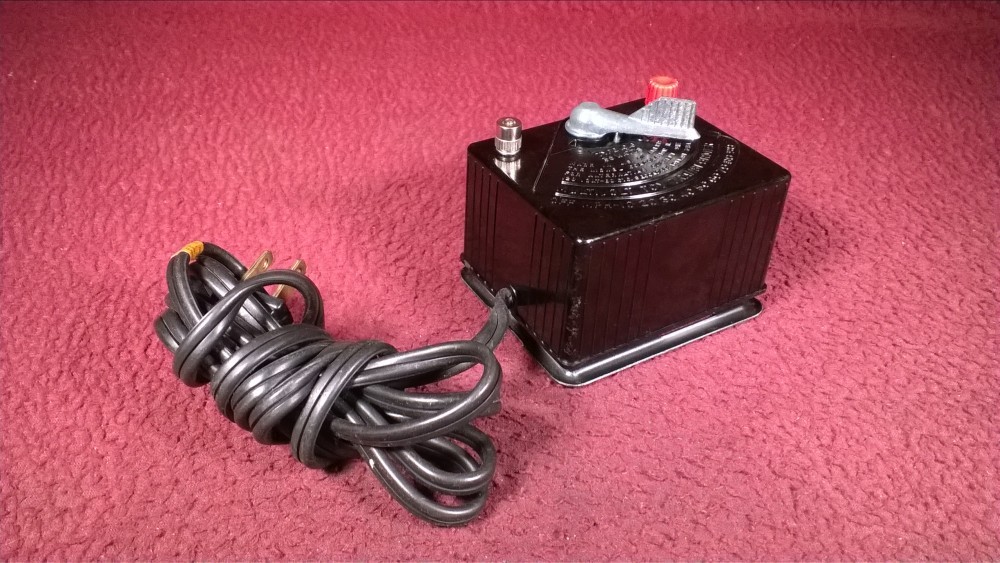LIONEL POST WAR TRANSFORMER - TYPE 1016  - 35 WATTS