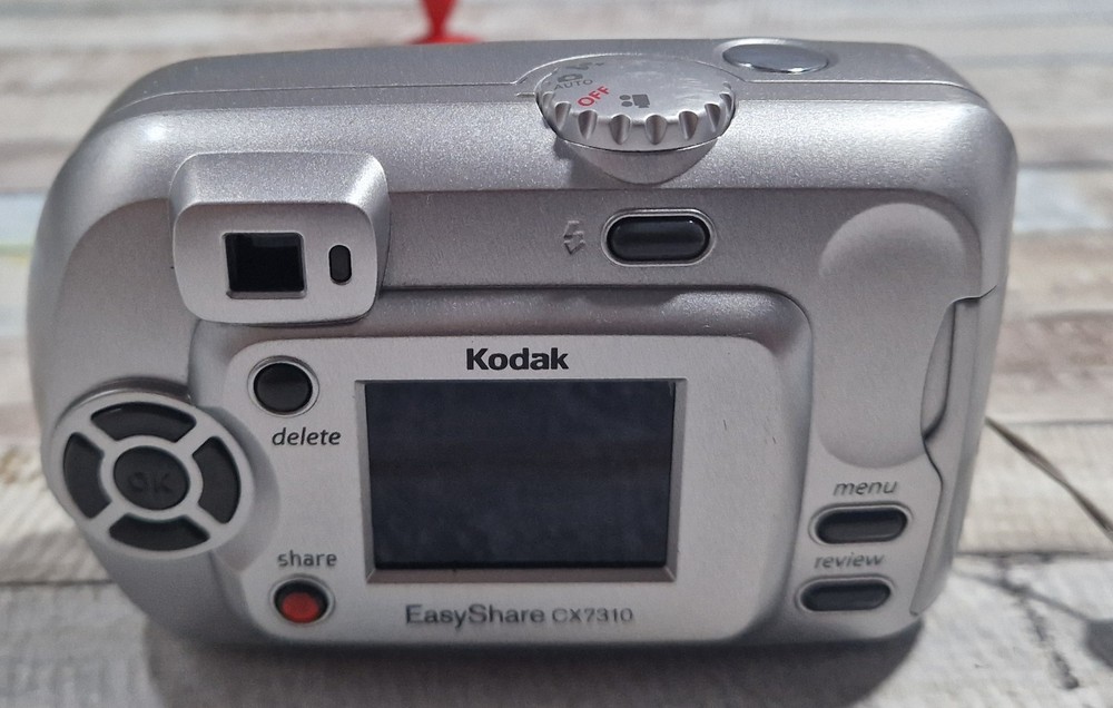 Kodak EasyShare CX7310 Digital Camera 3.2 Mega Pixel Silver tested & working