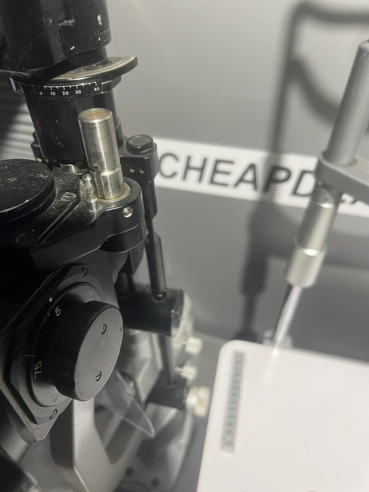 Marco Slit Lamp An Table