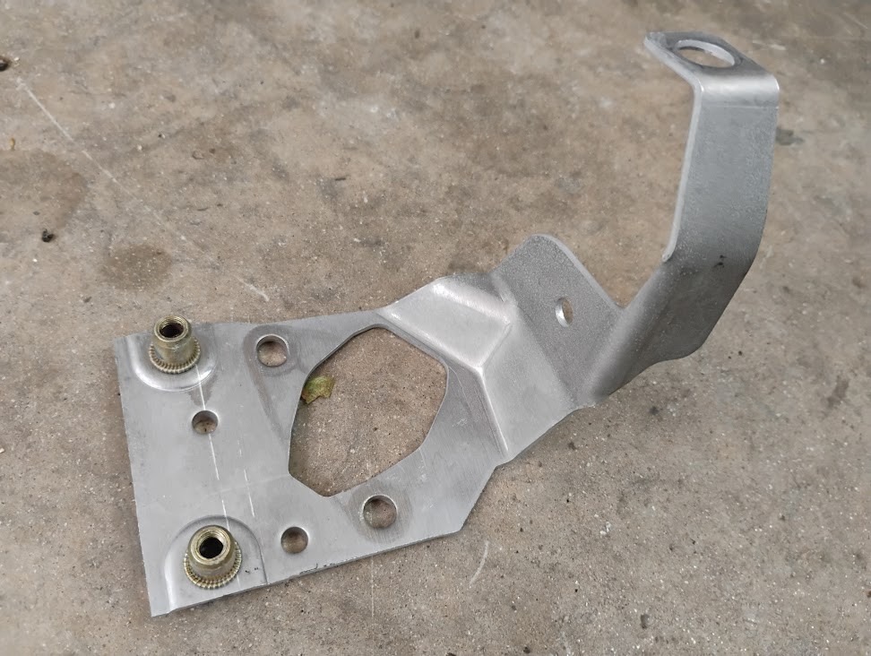 1997 - 2004 CORVETTE C5 IGNITION SWITCH MOUNTING BRACKET OEM b4 b27