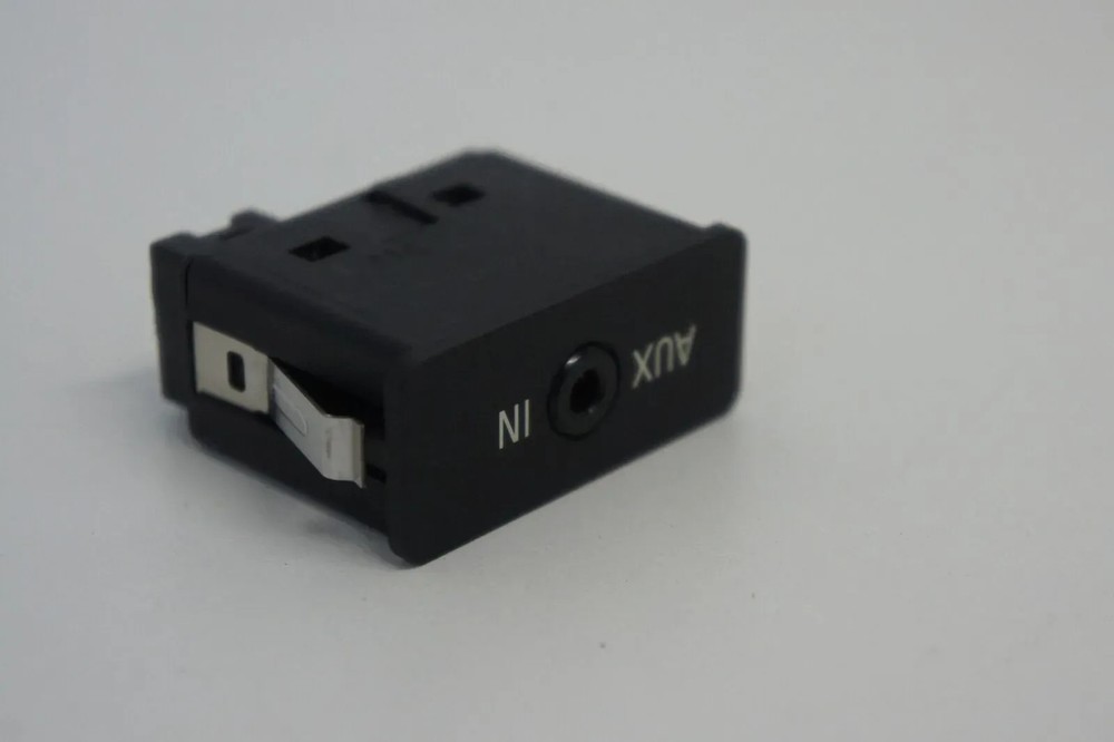 Original BMW E70 E71 E72 audio jack simple AUX IN 61319127370