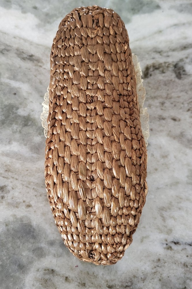 VINTAGE WOVEN WICKER PIN CUSHION.