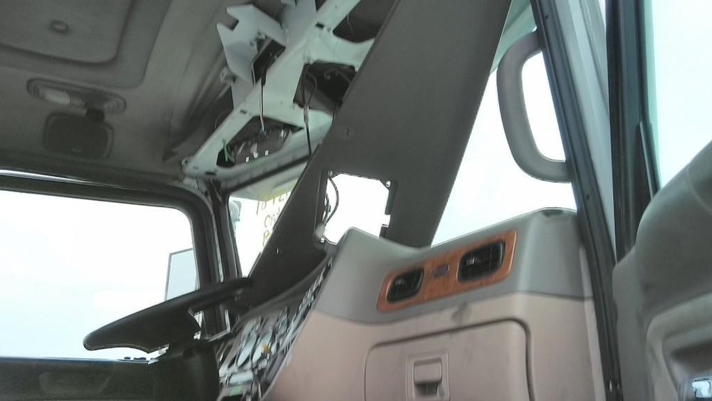 Replaces 2008 PETERBILT 384 CAB , OH