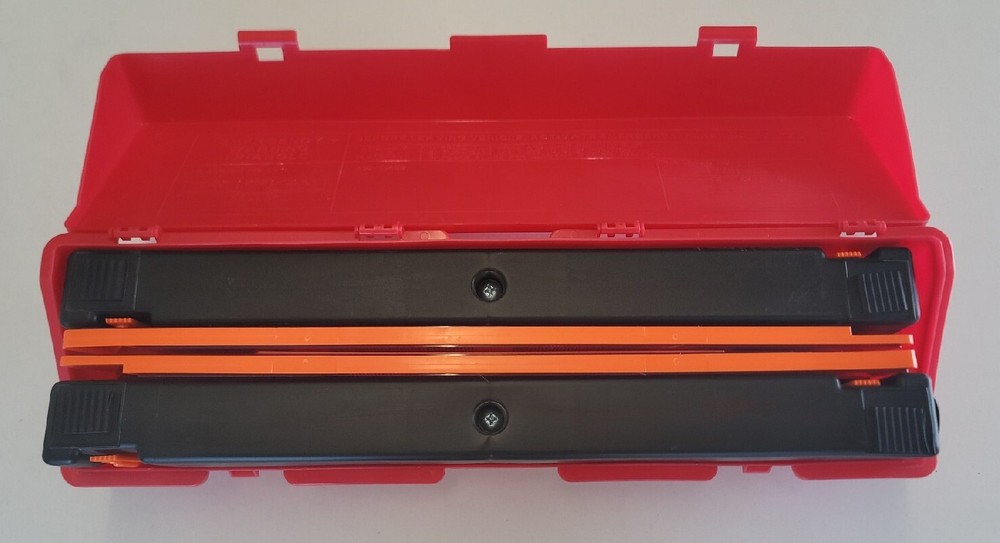 1005 James King Warning Triangle Flare Kit